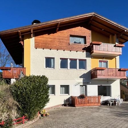 Casa Vacanze A Romeno Kültér fotó