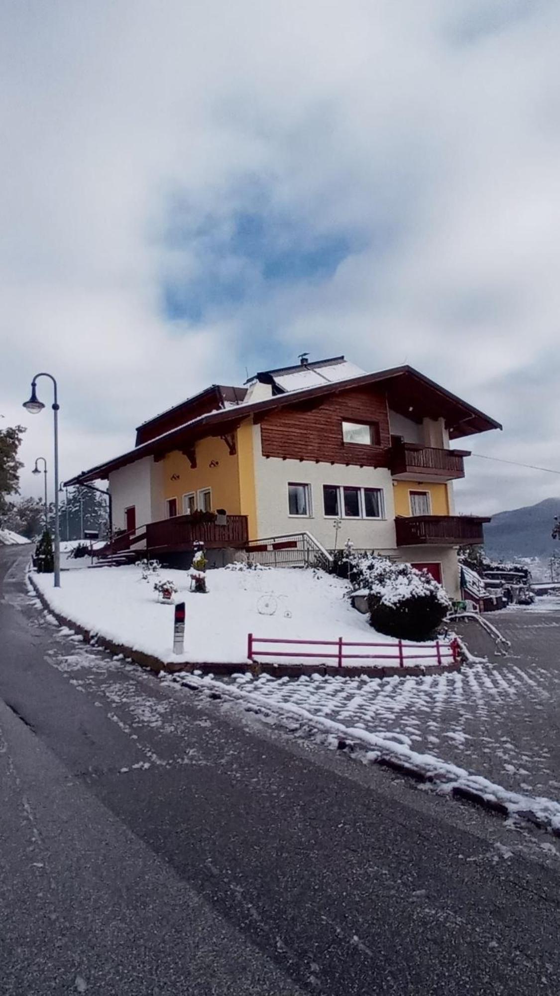 Casa Vacanze A Romeno Kültér fotó